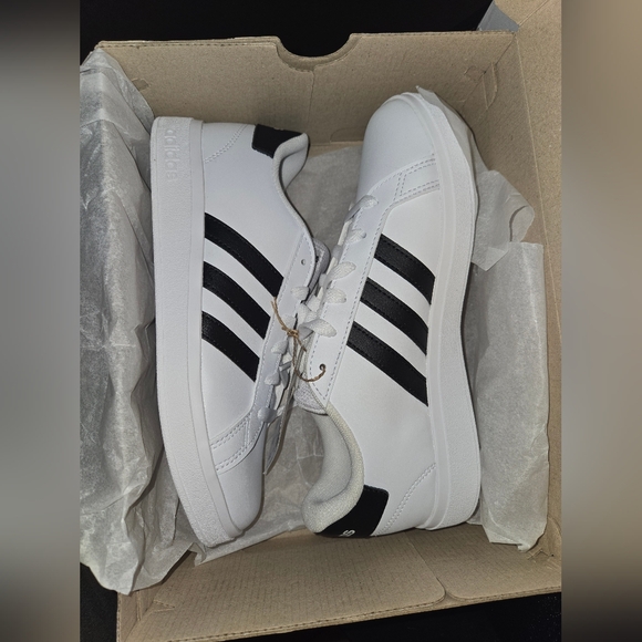 NWT Adidas Grand Court 2.0 Sneakers - Picture 9 of 9